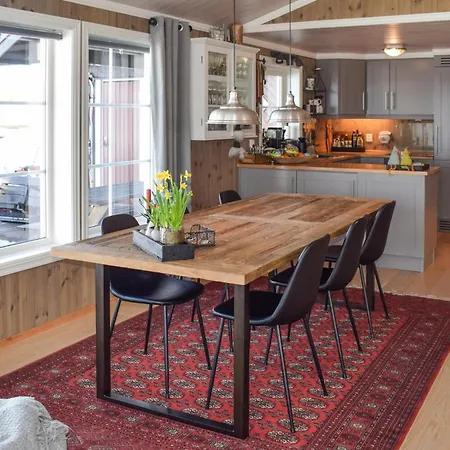4 Bedroom Cozy In בית נופש Eggedal