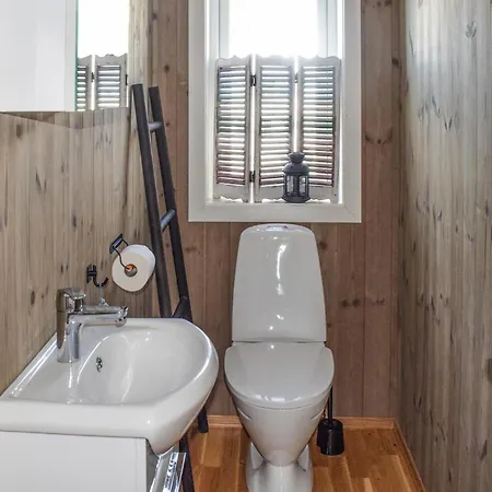 4 Bedroom Cozy In